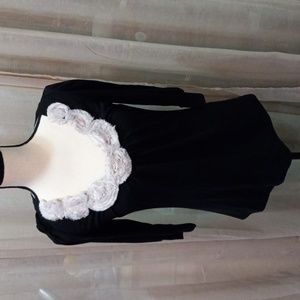 Romy flowered scoop neckline top, 3/4 sleeve size XS
